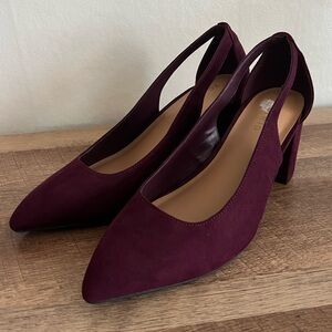 Torrid Wine Pointed Toe Cut Out Block Heel Size 9 WW